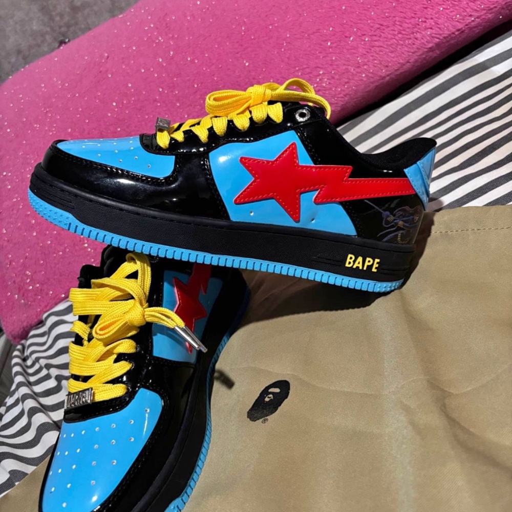 A bathing Ape Bape Sat (Black Widow Marvel Edition)